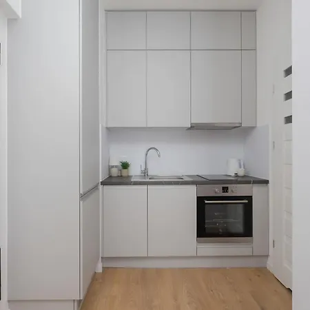 Stylish With Air Conditioning In A Prime Location By Renters アパート