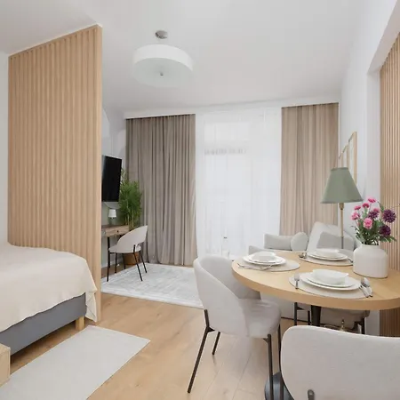Stylish With Air Conditioning In A Prime Location By Renters アパート