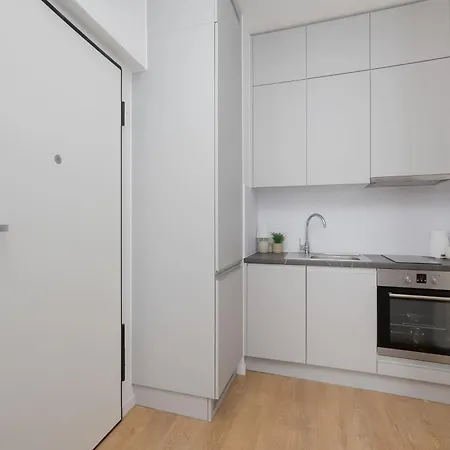 Stylish With Air Conditioning In A Prime Location By Renters アパート ワルシャワ